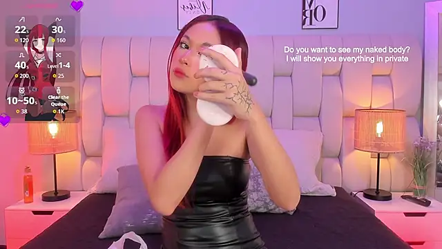 SkinnyFoxy online show from 04.07.26