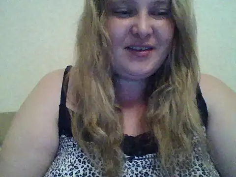 Snapshot of ParisMimi chatting on 06.08.26 ParisMimi online show from 06.08.26