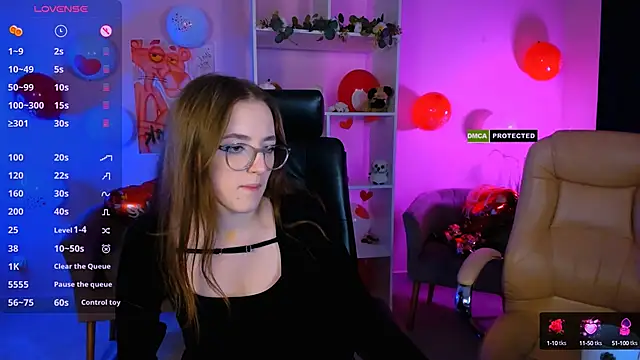 liana kisses online show from 02.15.25