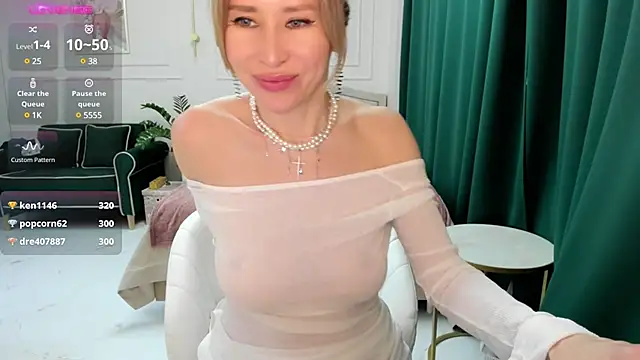 Snapshot of Jolie_Ozolla chatting on 01.31.25 Jolie Ozolla online show from 01.31.25