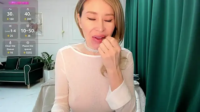 Snapshot of Jolie_Ozolla chatting on 02.12.25 Jolie Ozolla online show from 02.12.25