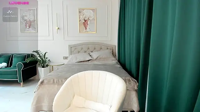 Snapshot of Jolie_Ozolla chatting on 02.24.25 Jolie Ozolla online show from 02.24.25