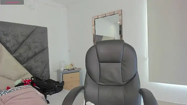 Snapshot of BarbaraKnox_ chatting on 06.09.26 BarbaraKnox online show from 06.09.26