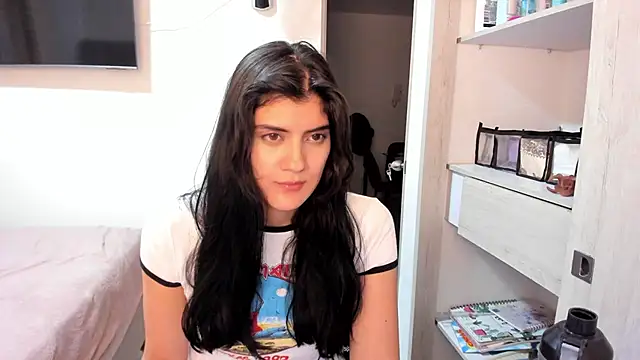 misstoya online show from 12.22.25