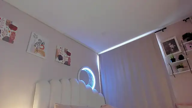 martinaaricci online show from 10.23.25