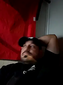 Snapshot of Futacisu chatting on 10.28.25 Futacisu online show from 10.28.25