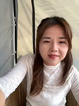 Efangfang online show from 12.18.24