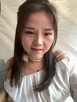 Efangfang online show from 12.30.24