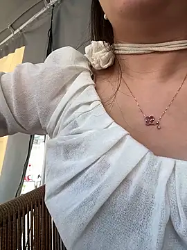 Efangfang online show from 12.30.24