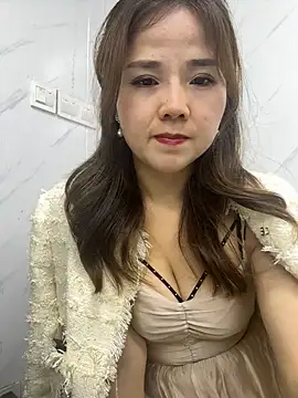 Efangfang online show from 02.28.25