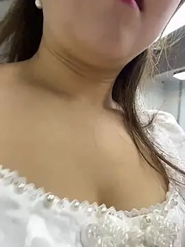 Efangfang online show from 03.04.25