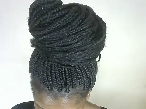 Pretty-emmie online show from 10.05.25