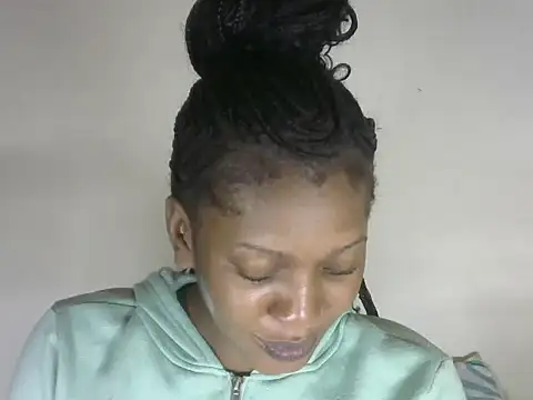 Pretty-emmie online show from 10.26.25