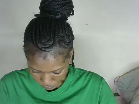 Pretty-emmie online show from 10.28.25