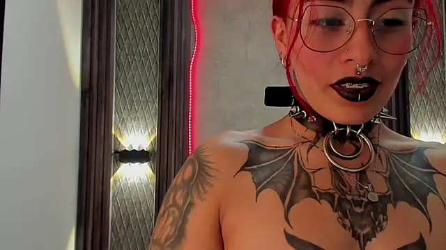 selene red  online show from 01.11.25