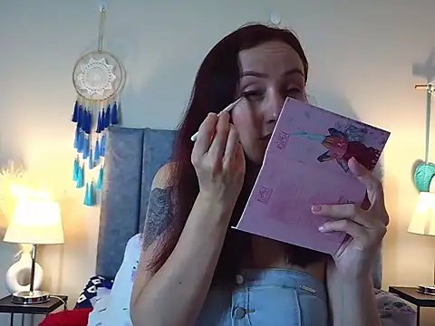 Snapshot of IberianMoonMK chatting on 01.18.26 IberianMoonMK online show from 01.18.26