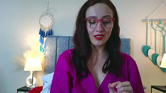 Snapshot of IberianMoonMK chatting on 02.05.26 IberianMoonMK online show from 02.05.26