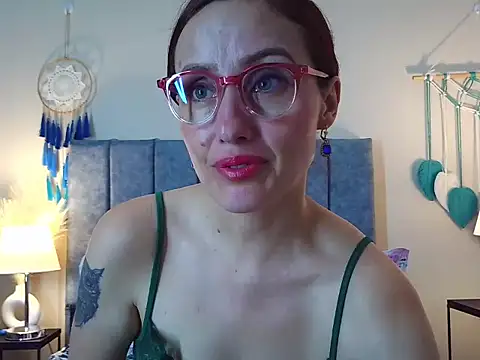 Snapshot of IberianMoonMK chatting on 02.08.26 IberianMoonMK online show from 02.08.26