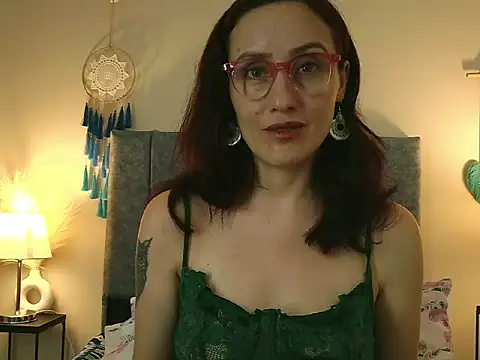 Snapshot of IberianMoonMK chatting on 02.21.26 IberianMoonMK online show from 02.21.26