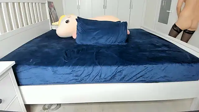 Missykitty01 online show from 12.28.24