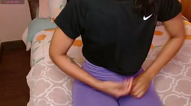 Roussmariehenao online show from 01.30.25