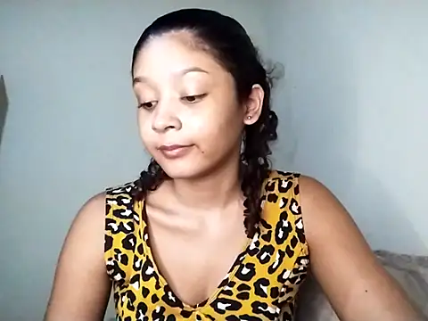 Snapshot of heleny901 chatting on 02.24.25 heleny901 online show from 02.24.25