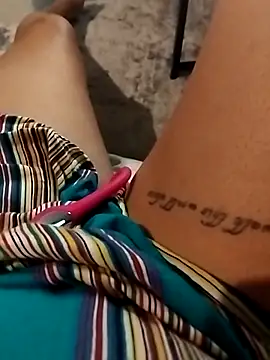 Snapshot of MarochienneAnissa chatting on 02.28.26 MarochienneAnissa online show from 02.28.26