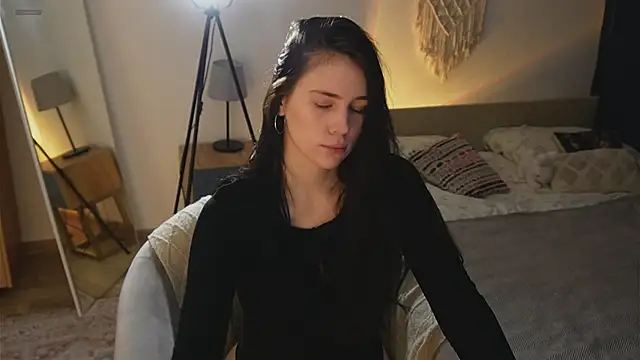 jennetdoll online show from 10.21.25