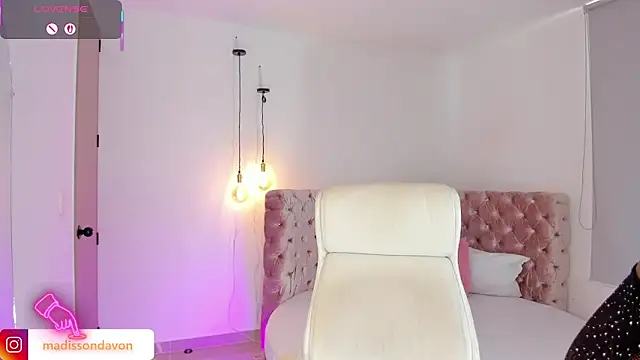 madisson davon online show from 10.02.25