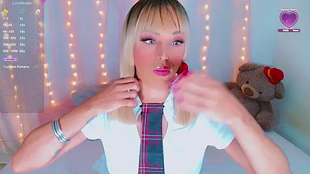 Snapshot of AlanaBekeer chatting on 10.02.25 AlanaBekeer online show from 10.02.25