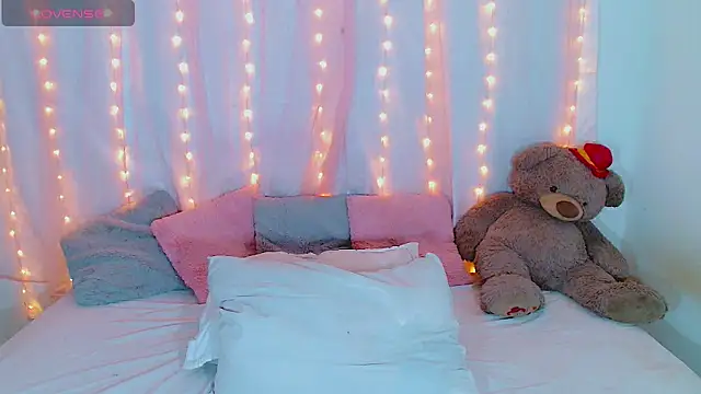 Snapshot of AlanaBekeer chatting on 10.07.25 AlanaBekeer online show from 10.07.25