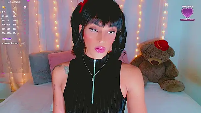 Snapshot of AlanaBekeer chatting on 10.14.25 AlanaBekeer online show from 10.14.25