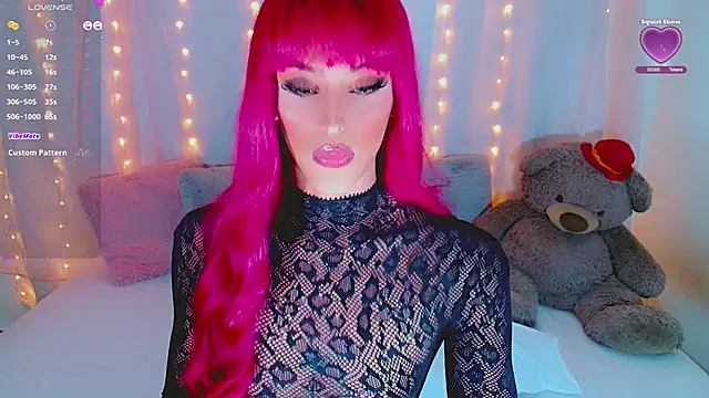 Snapshot of AlanaBekeer chatting on 11.06.25 AlanaBekeer online show from 11.06.25