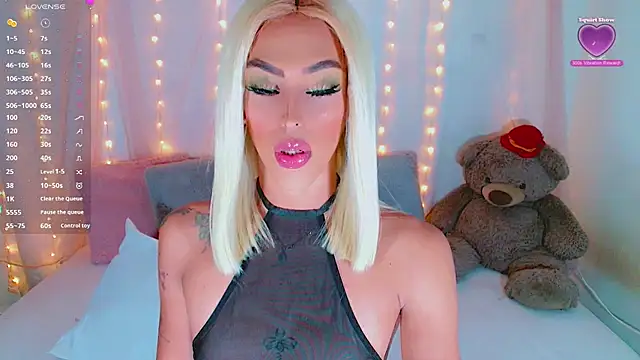 Snapshot of AlanaBekeer chatting on 11.07.25 AlanaBekeer online show from 11.07.25