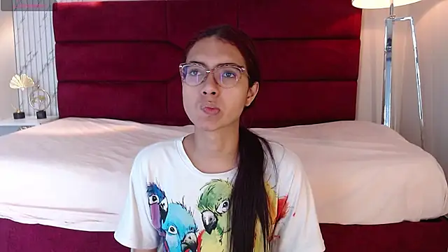 Snapshot of sara_saenz99 chatting on 01.25.25 sara saenz99 online show from 01.25.25