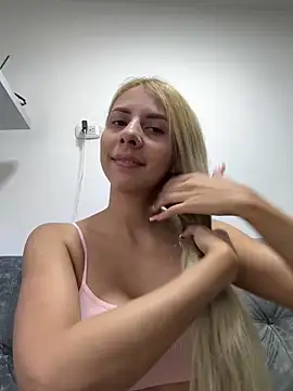 DollMagguie online show from 01.03.25