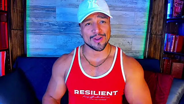 Snapshot of MikeEstevess chatting on 07.28.26 MikeEstevess online show from 07.28.26
