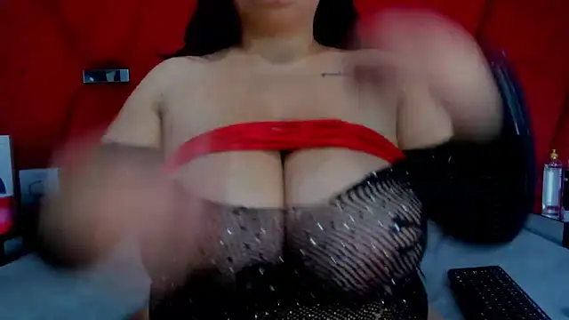 Snapshot of Thyna_Smithx69 chatting on 01.31.25 Thyna Smithx69 online show from 01.31.25