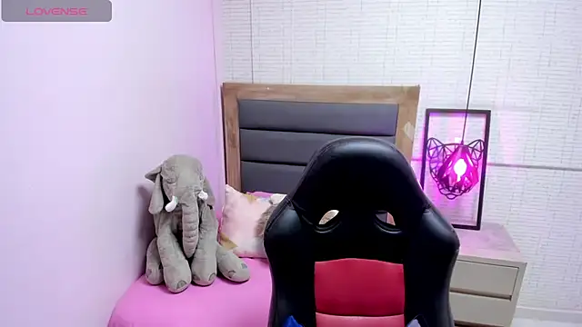 Kittytimberlake online show from 01.20.25