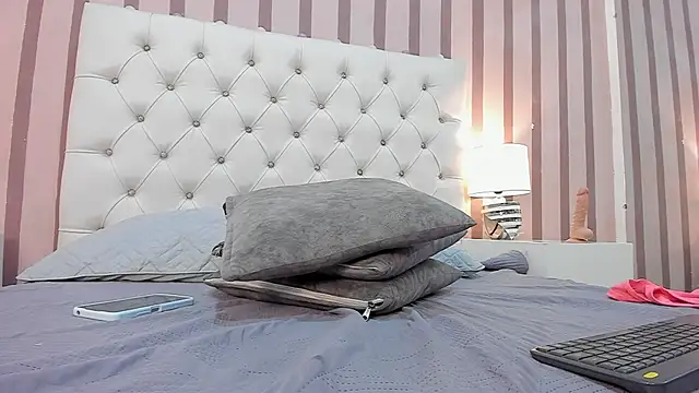 angelaa evans online show from 01.03.25