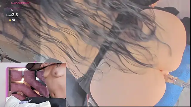 lili moonn online show from 12.16.24