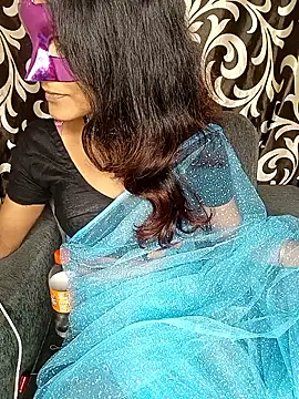 Snapshot of REVA_DARLING chatting on 10.15.25 REVA DARLING online show from 10.15.25