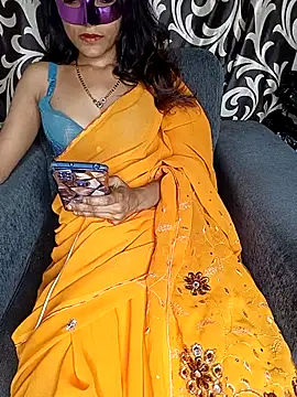 Snapshot of REVA_DARLING chatting on 10.21.25 REVA DARLING online show from 10.21.25