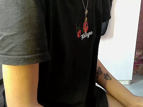 Destiny Desire online show from 11.20.25