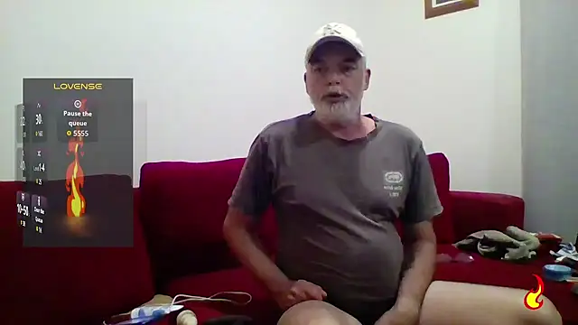 Snapshot of Skoona73 chatting on 02.01.26 Skoona73 online show from 02.01.26