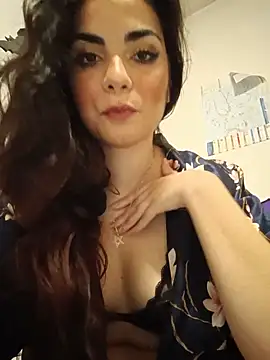Saturnia Yvonne online show from 12.06.24