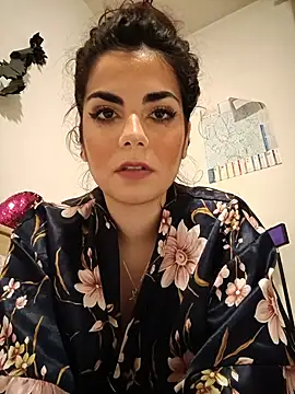 Saturnia Yvonne online show from 12.06.24