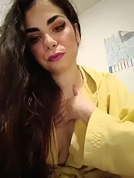 Saturnia Yvonne online show from 12.12.24