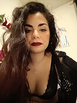 Saturnia Yvonne online show from 01.04.25