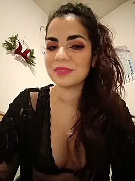 Saturnia Yvonne online show from 01.07.25